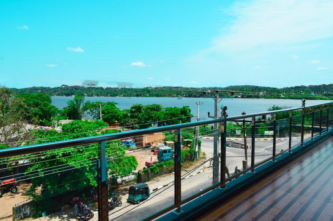 Holiday Villa Тринкомалі Екстер'єр фото