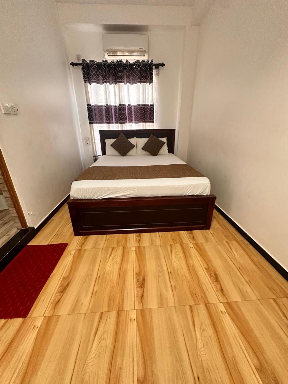 Holiday Villa Тринкомалі Екстер'єр фото